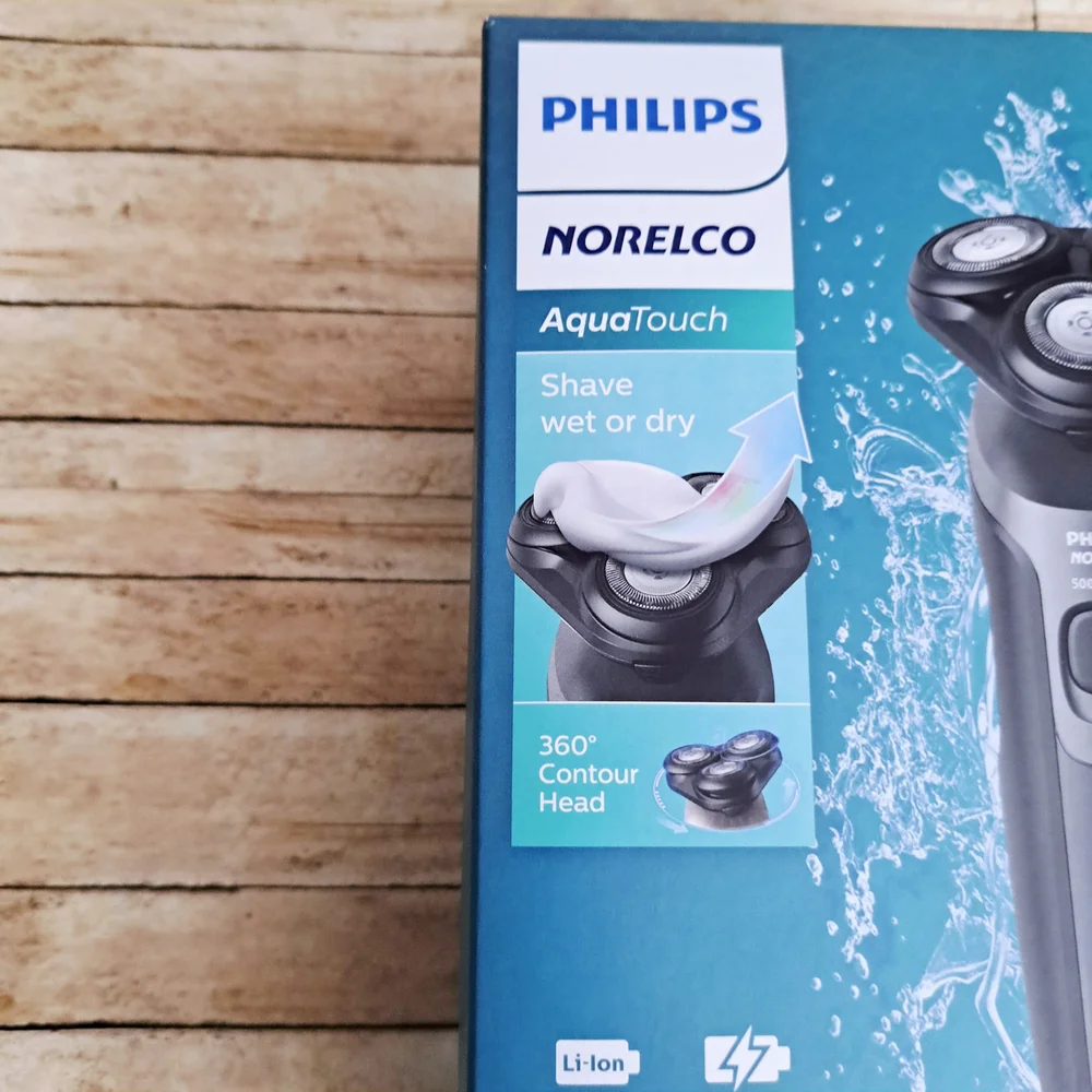 Philips Norelco AquaTouch Wet or Dry Black Shaver